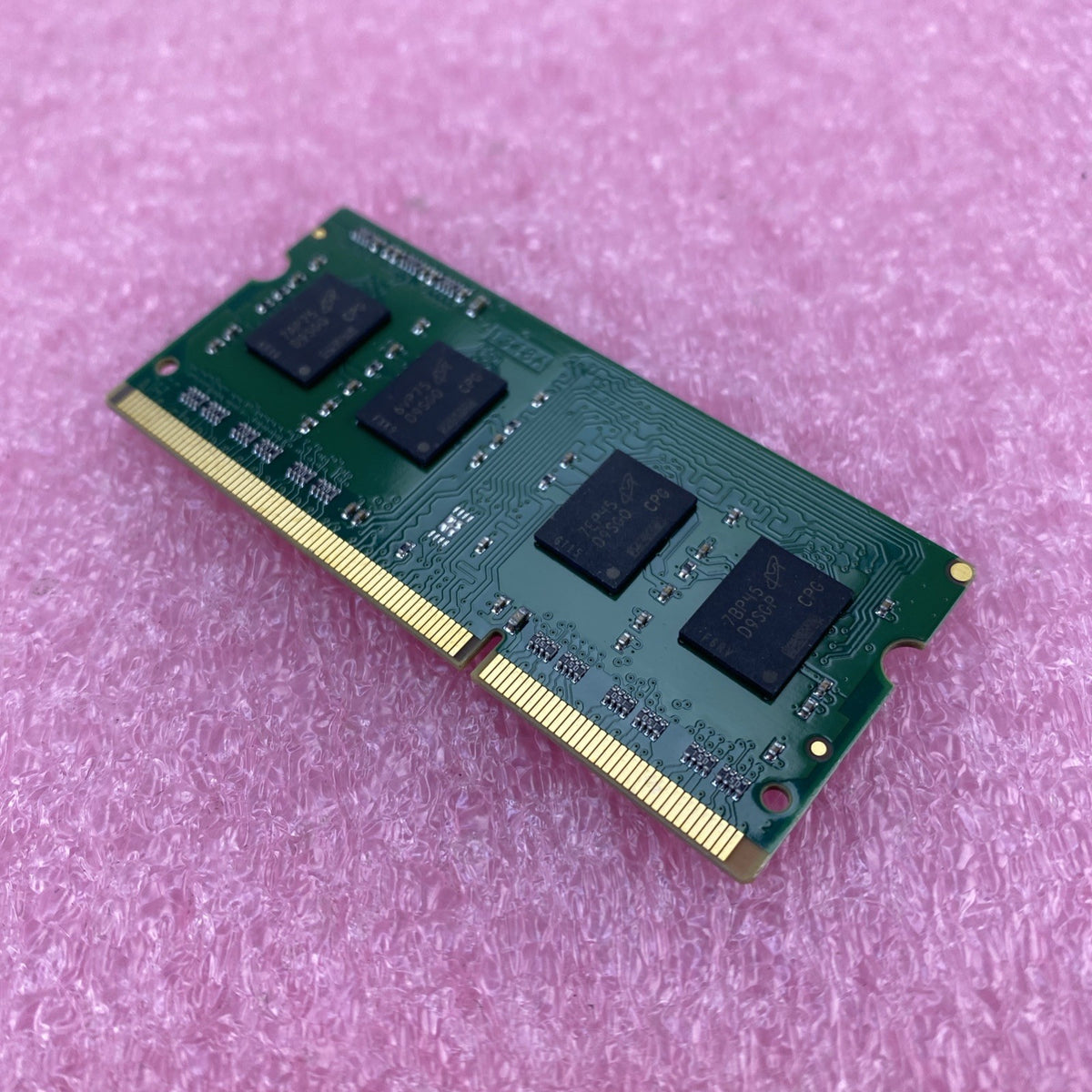 Crucial 4GB DDr3L-1600 Laptop Memory Ram CT51264BF160BJ.C8FPD - Lot of 32