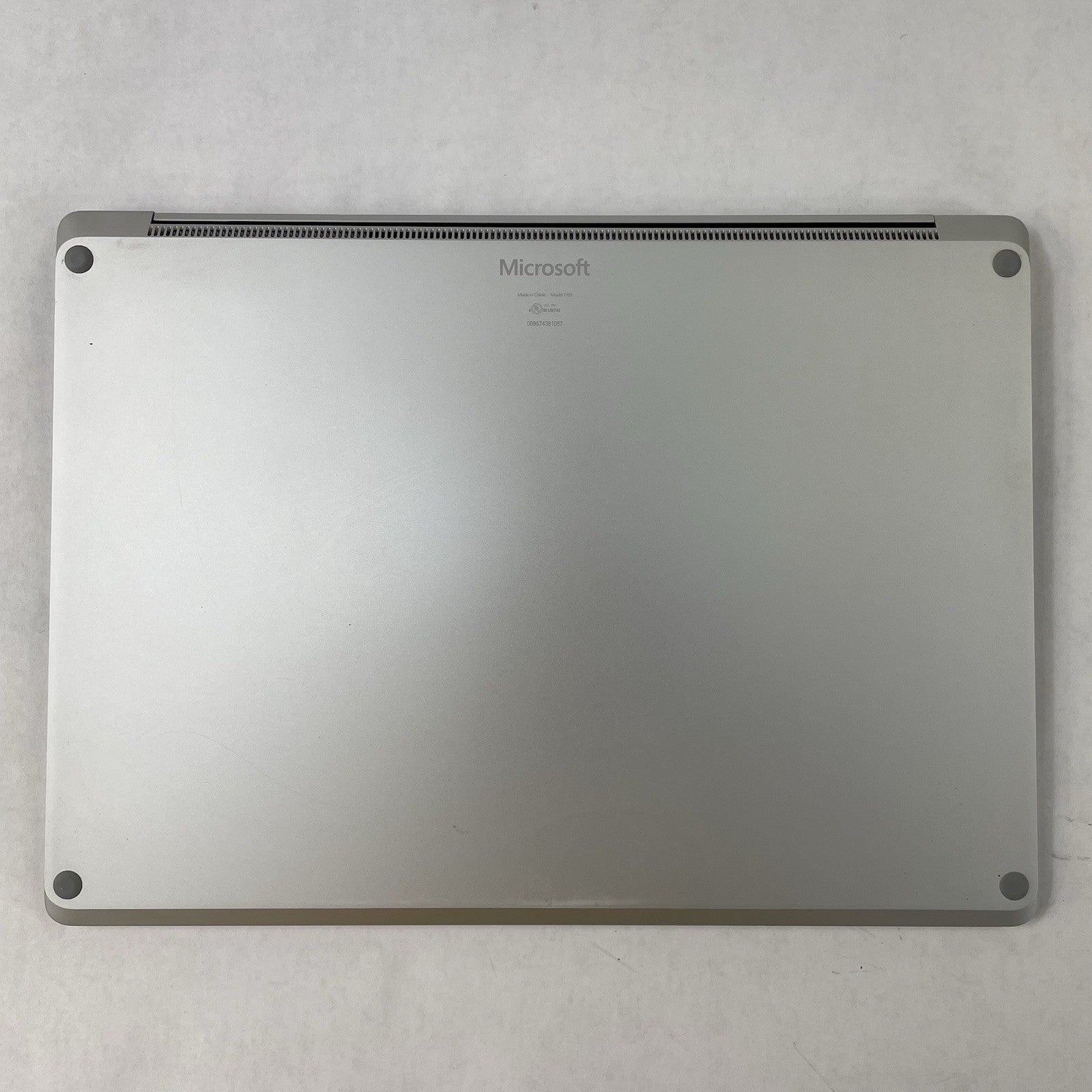 Microsoft Surface Laptop 13.3" i5-7200U 2.50 GHz 8 GB RAM 256 GB SSD Windows 1112