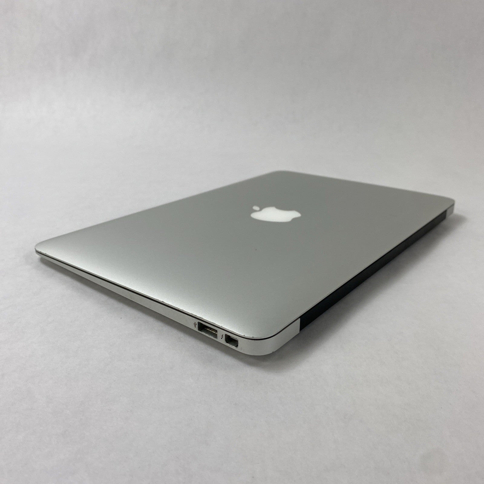 Apple MacBook Air A1465 2014 11" 1.4GHz i5 4GB RAM 120GB SSD os11.7.11 14 Cycles13