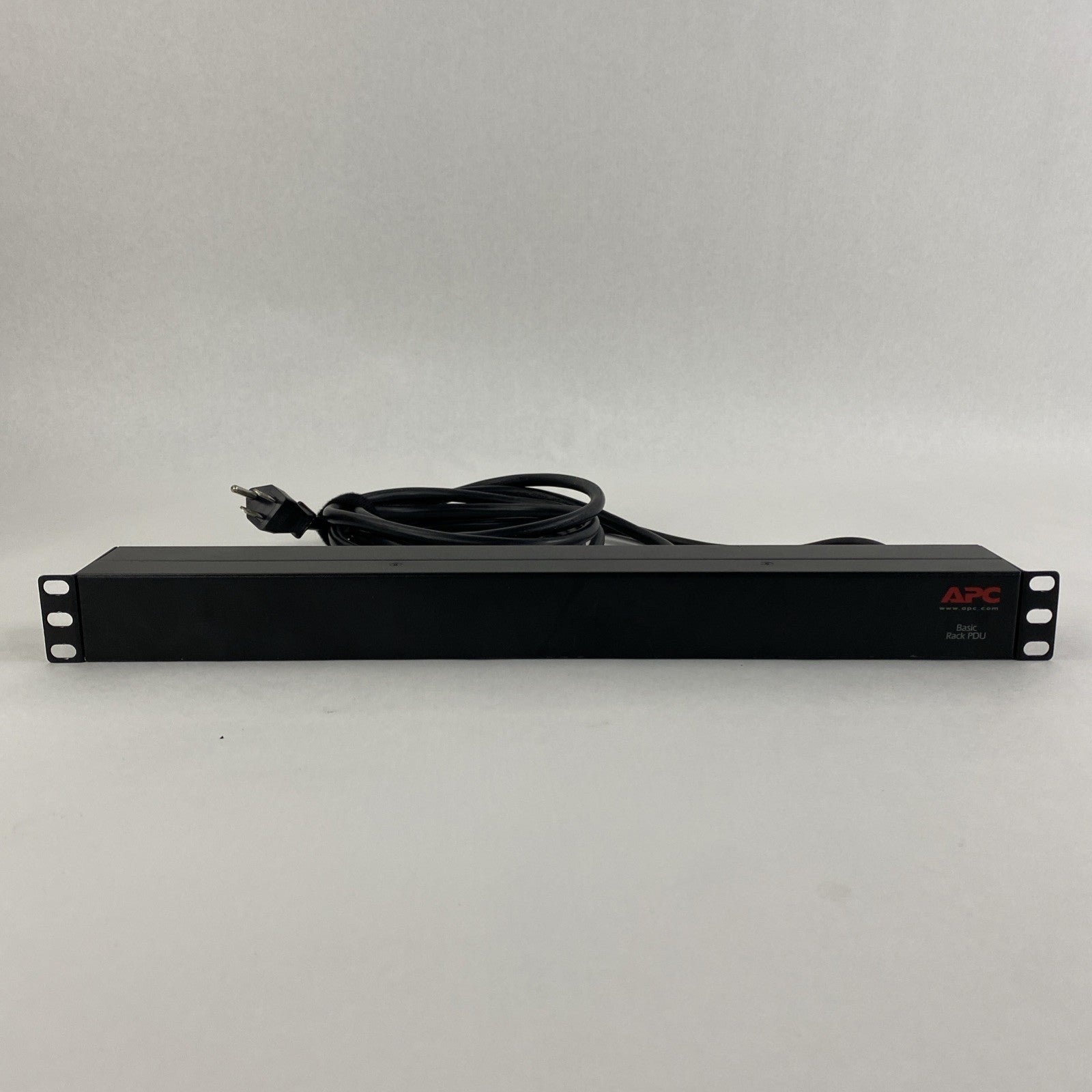 APC AP9562 Basic Rack PDU w/ Rack Ears1