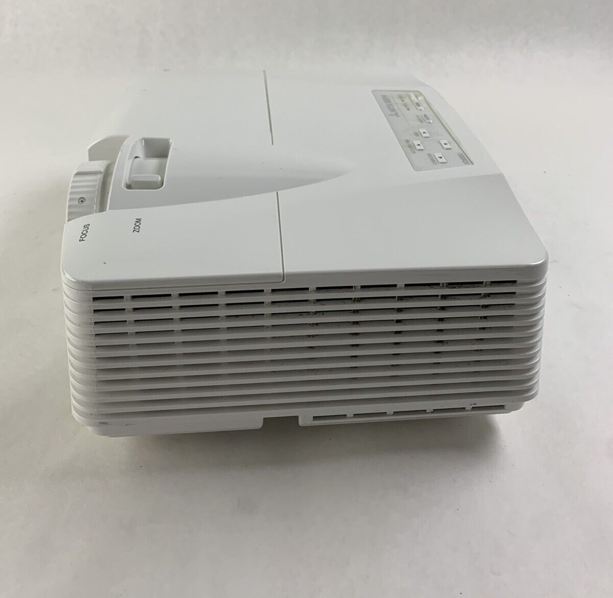 Mitsubishi XD600U Projector