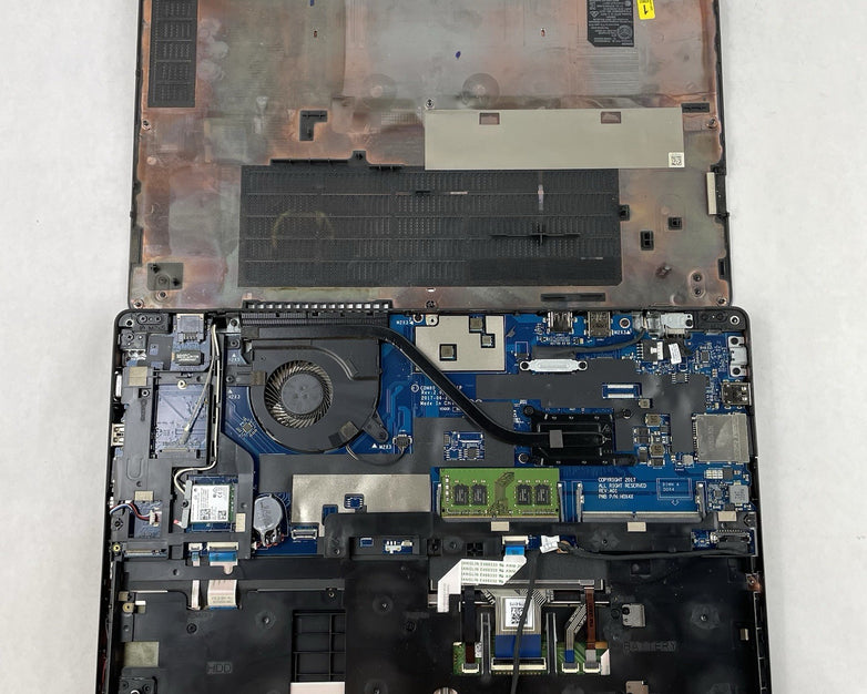 Dell Latitude 5580 15.6" i5-7300U 2.60 GHz 8 GB RAM No SSD/OS/AC/Batt