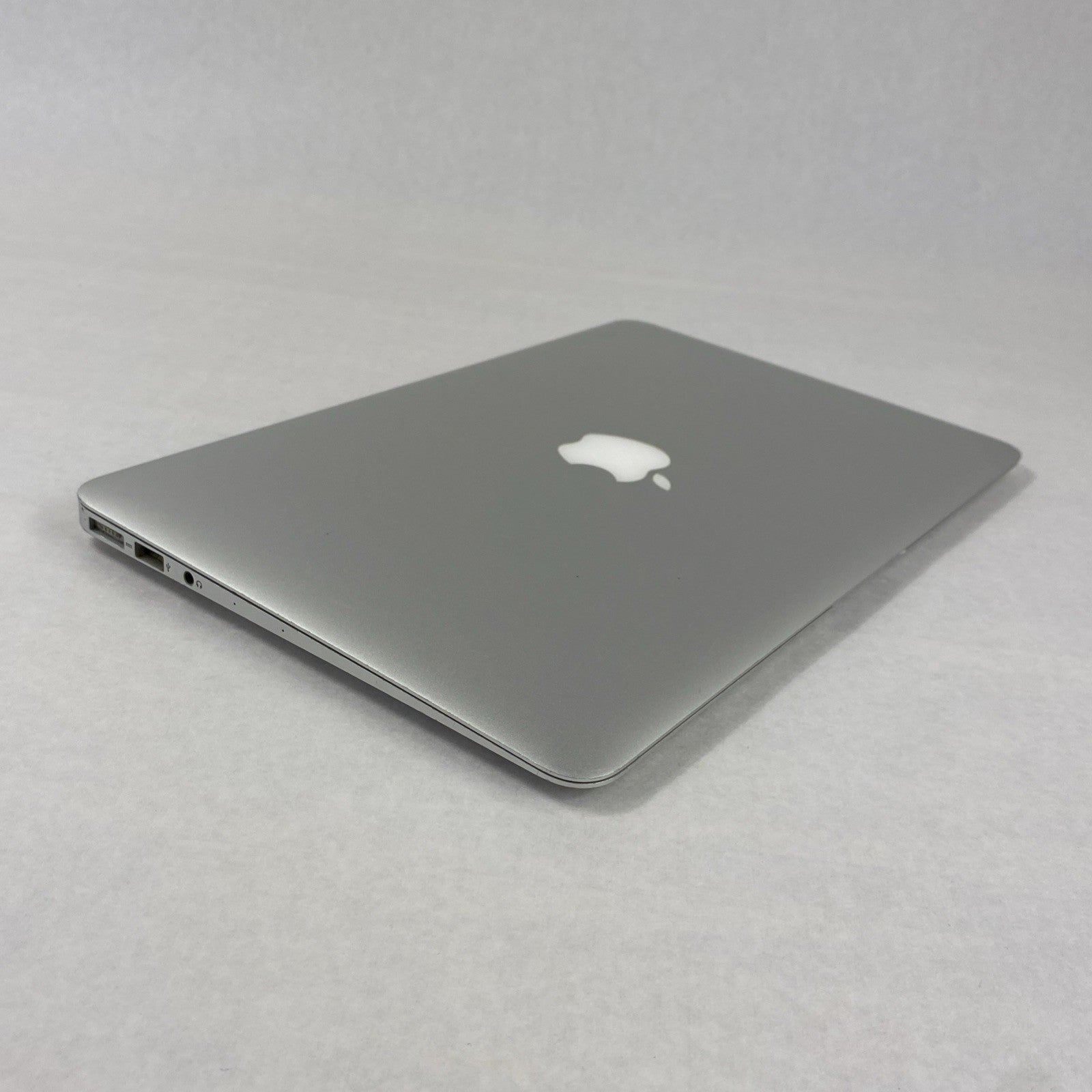 Apple MacBook Air A1465 2015 11" 1.6Ghz i5 4GB RAM 120GB SSD os11.7.1 706 Cycles