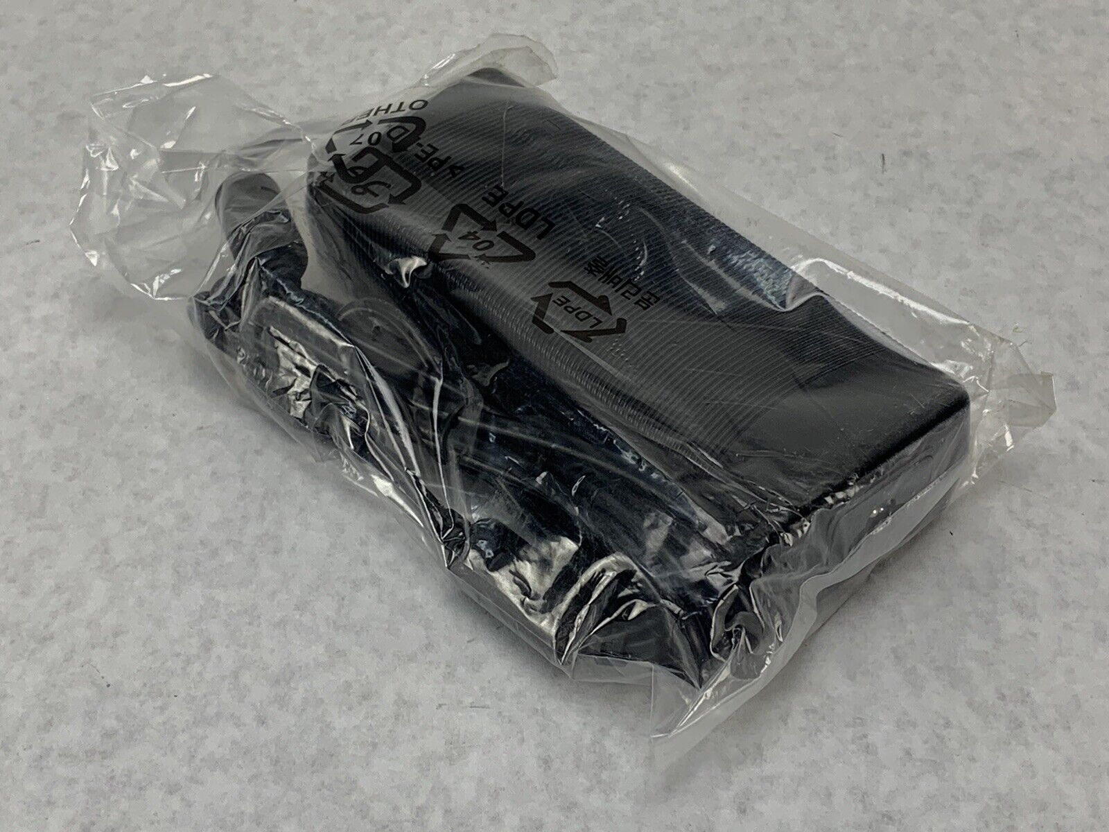 HIPRO HP-OW120F13 AC Adapter Input:100-240V ~2A 50-60Hz Output:18.5V 6.5A 120W