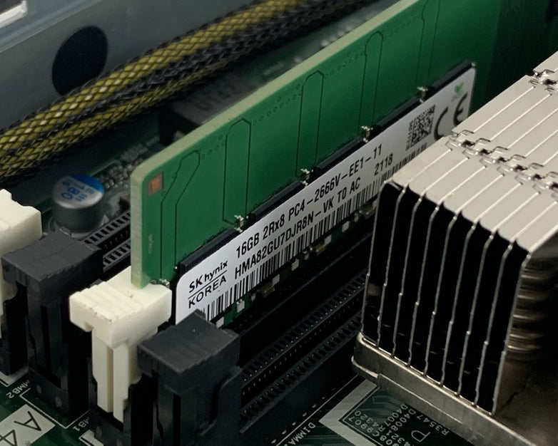 Dell PowerEdge R340 1U Server 1x Xeon E-2144G 3.6 GHz 16 GB No OS No HDD