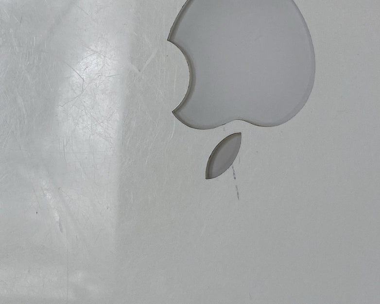 Apple MacBook A1181 2008 13" 2.1GHz Core 2 Duo 1GB RAM No HDD No OS No Battery