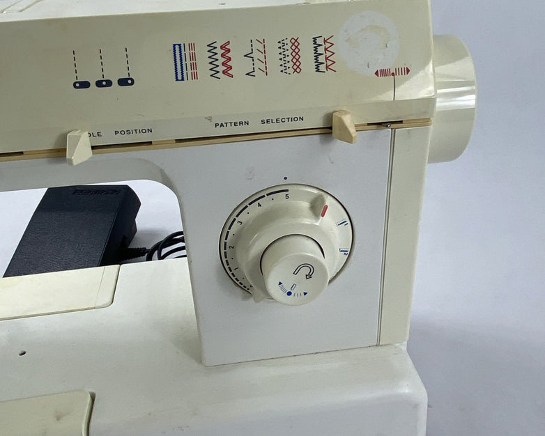 SINGER 5830C Sewing Machine - Zigzag Free Arm Tested Includes Foot Pedal