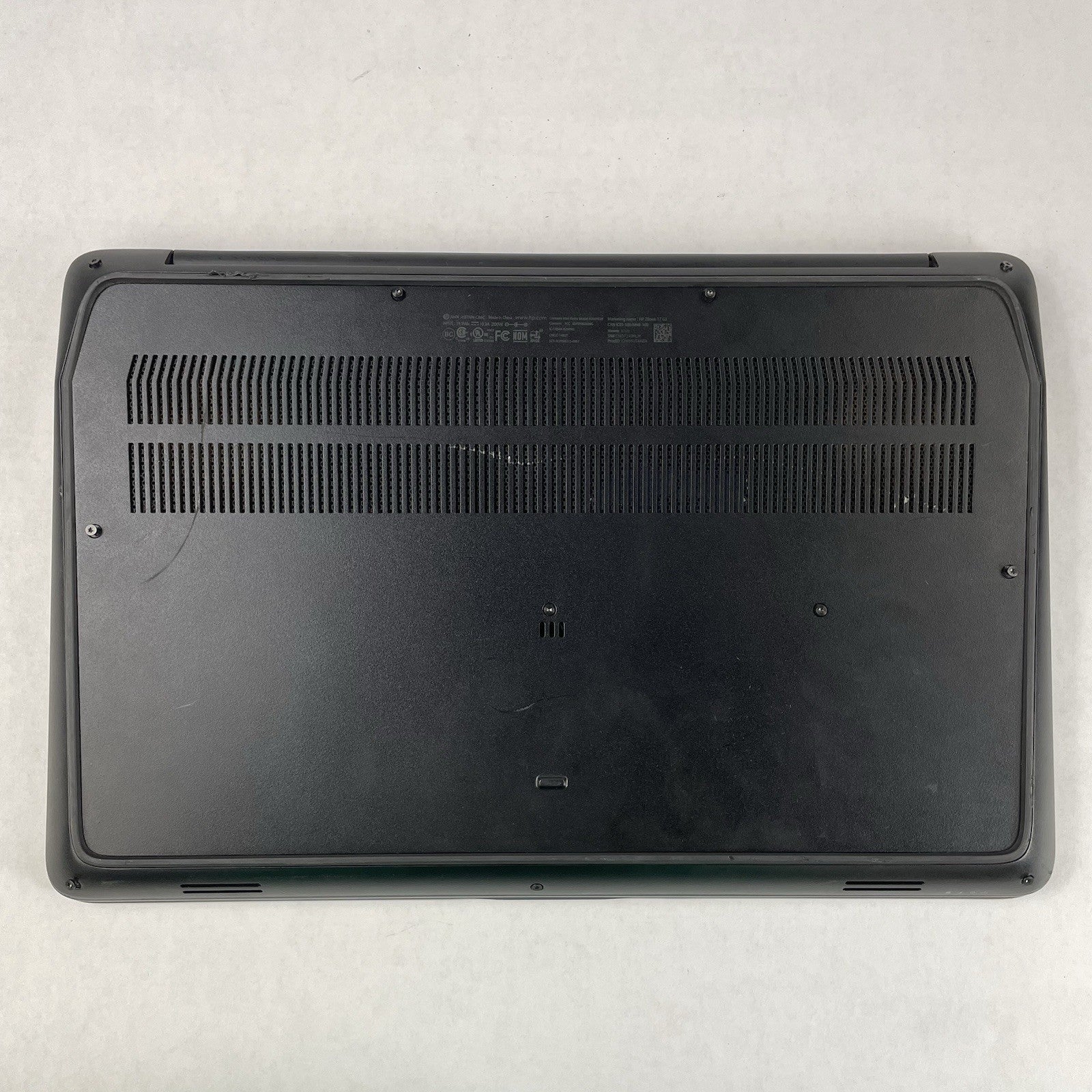 HP ZBook 17 G3 17.3" Xeon E3 1535M 2.90 GHz 16 GB RAM Quadro No SSD/OS/AC/Batt13