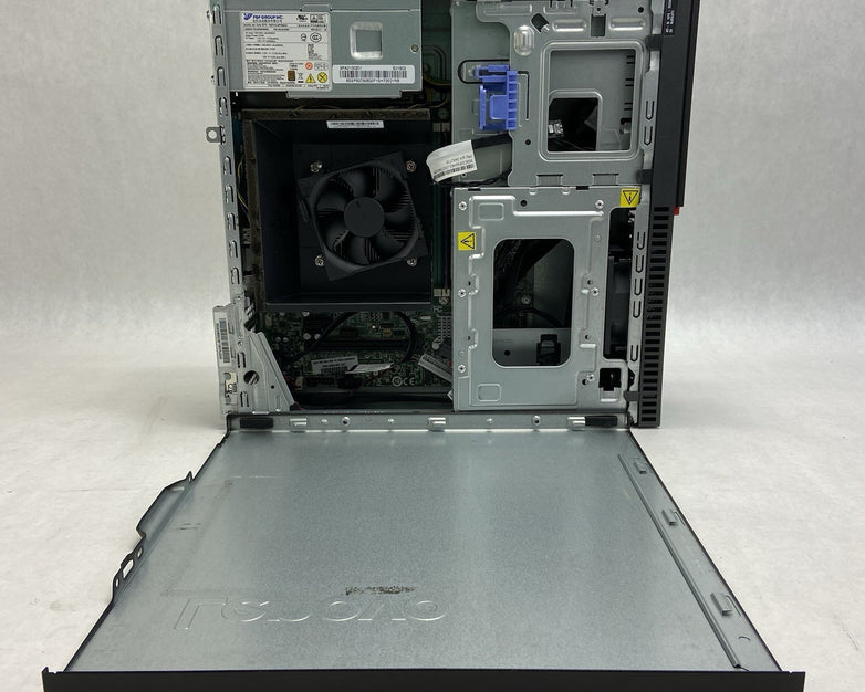 Lenovo ThinkCentre M900 SFF Intel Core i5-6500 3.2GHz 8GB RAM No HDD No OS