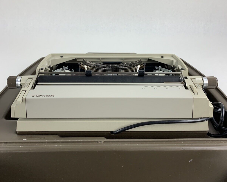 Royal Medallion II Portable Electricl Typewriter Power Tested w/ Case Vintage