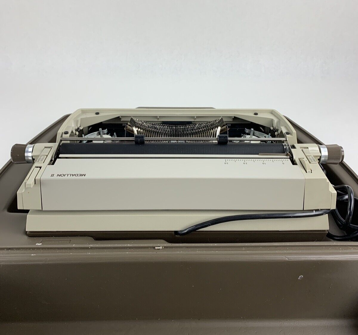 Royal Medallion II Portable Electricl Typewriter Power Tested w/ Case Vintage