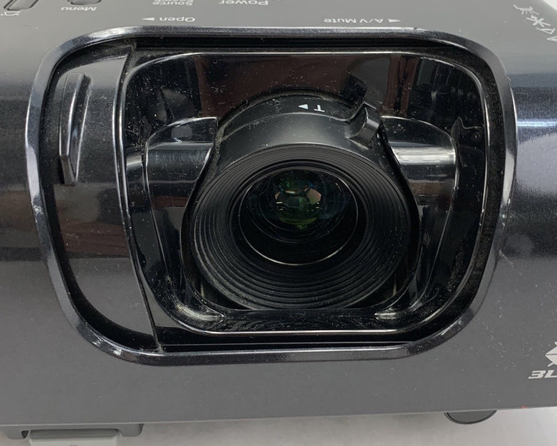 Epson EMP-X5 PowerLite 77c LCD Lamp Projector 1187 Lamp Hours No Remote