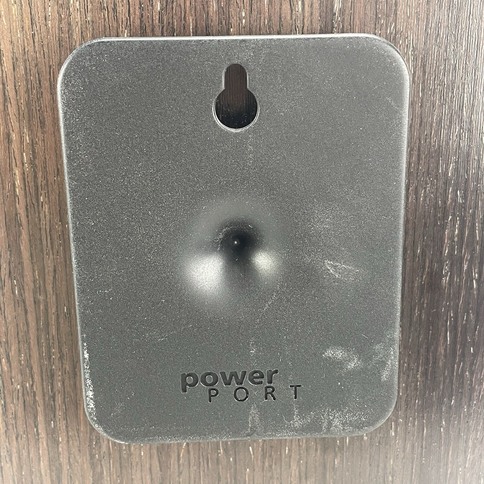 Single Polk Audio RTi28 Speaker w/ Wall Mount9