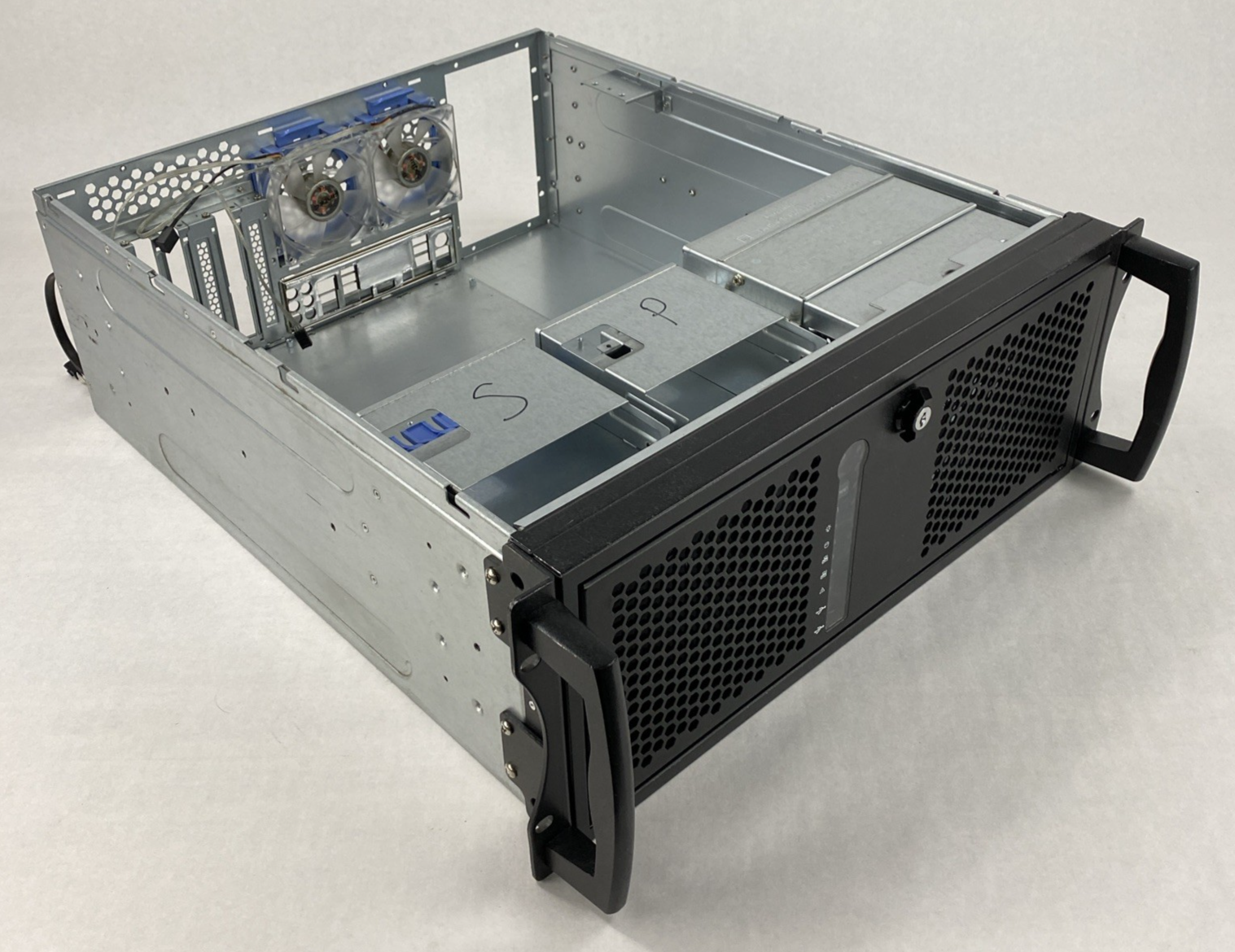 RM42200 4U Advanced Industrial Server Chassis