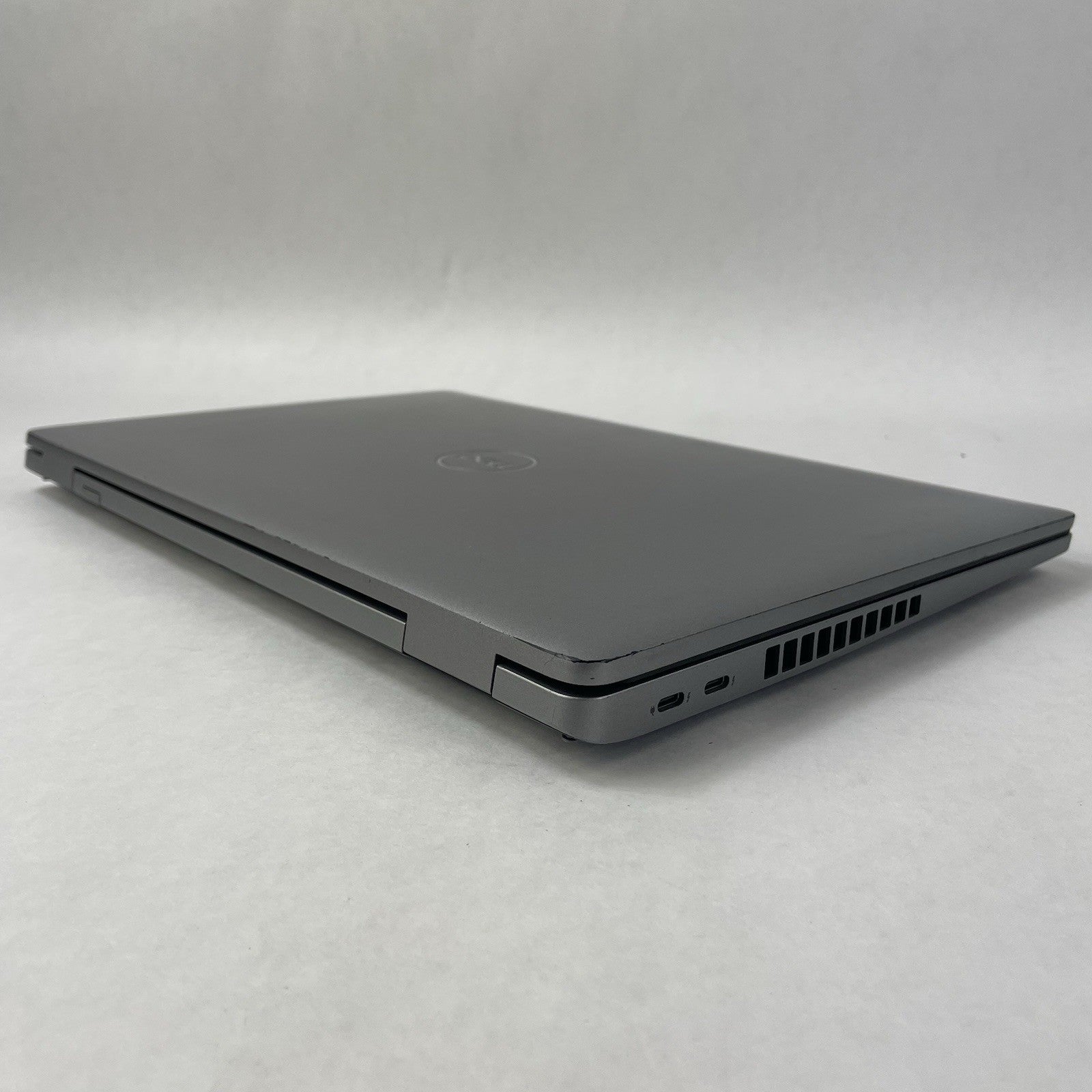 Dell Latitude 5520 15.6" i5-1135G7 2.40 GHz 8 GB RAM No SSD/OS/AC/Batt - Worn11