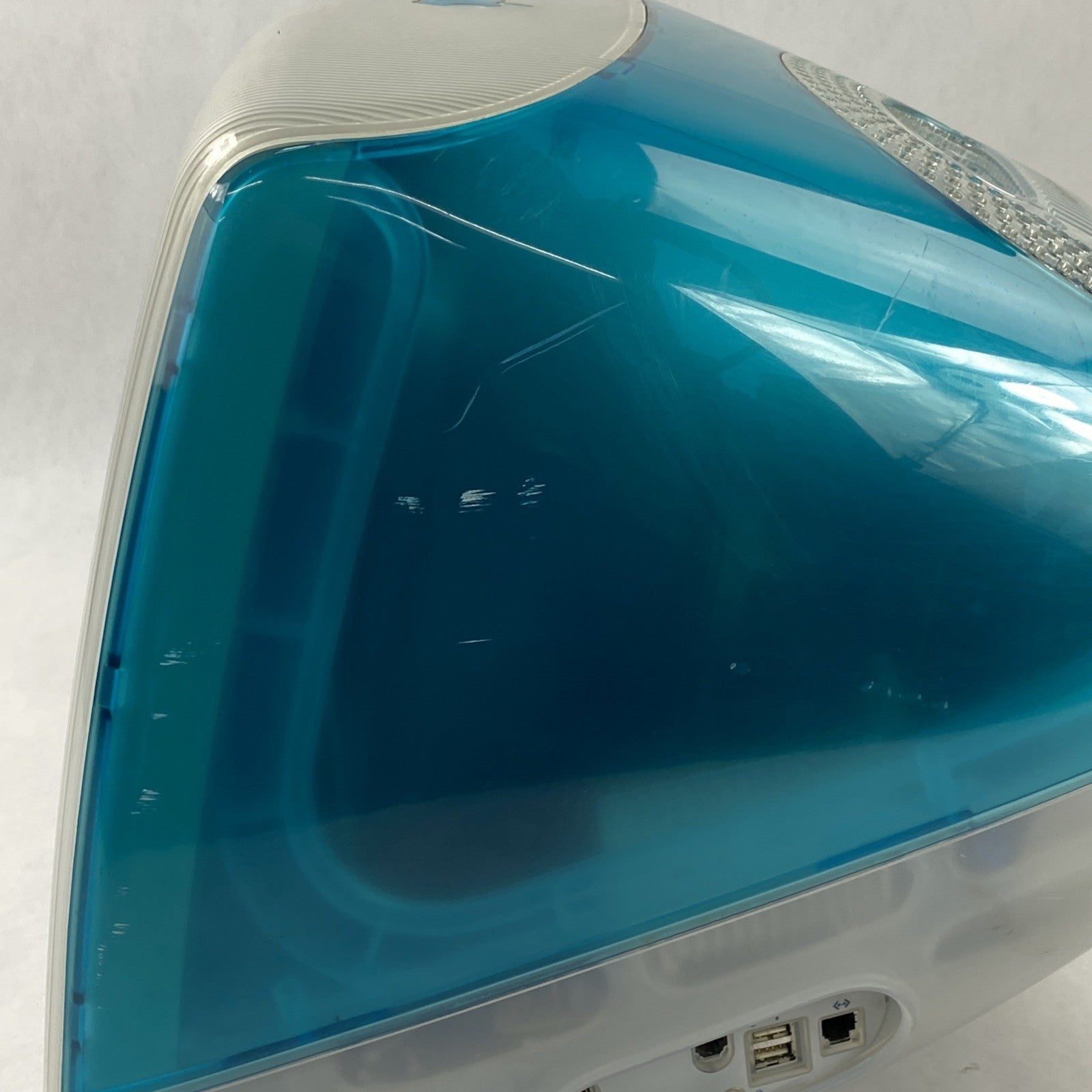 Apple M5521 iMac G3 1999 PowerPC 750 G3 350 MHz 64 MB RAM No HDD No OS