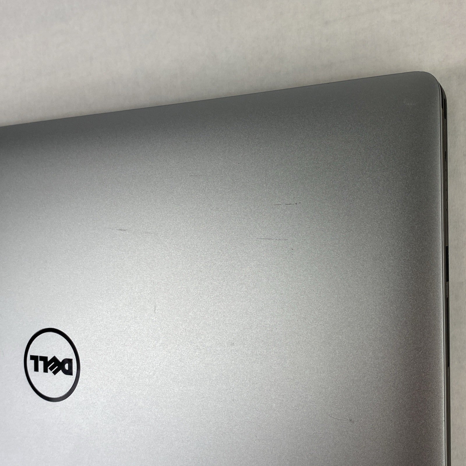 Dell Precision 5510 Intel Core i7-6820HQ 2.7 GHz 8 GB RAM 15.6" No HDD No OS