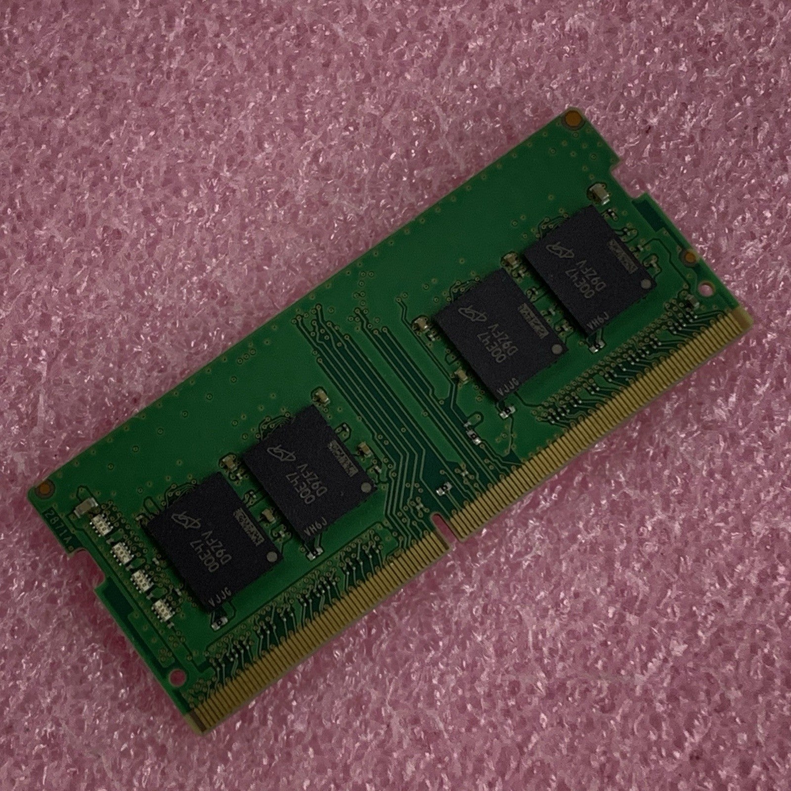 Micron MTA8ATF2G64HZ-3G2E1 16 GB 1Rx8 PC4-3200AA DDR4 Laptop Memory RAM4