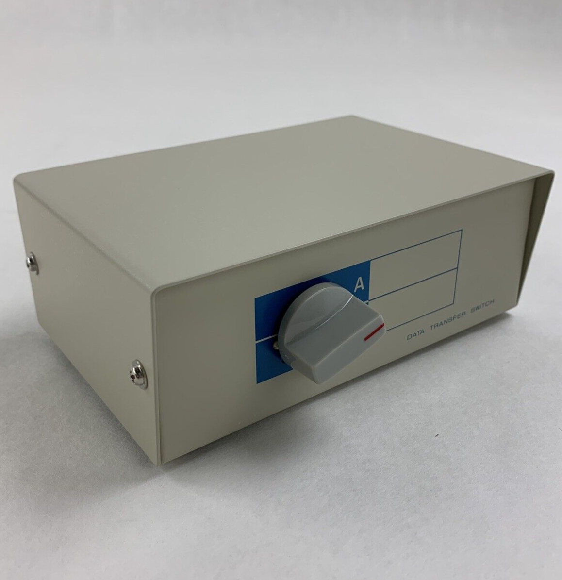 MCM Data Switch Computer Multiport MIDI A/B Switch I/O 83-3310 Box Opened