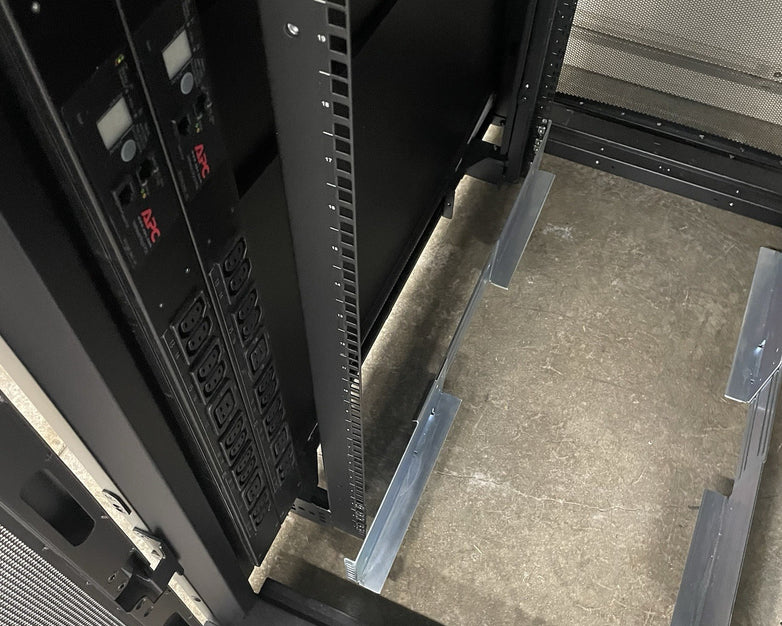 APC E242296 NetShelter SX 42U Server Rack 19" Enclosure Cabinet No Key