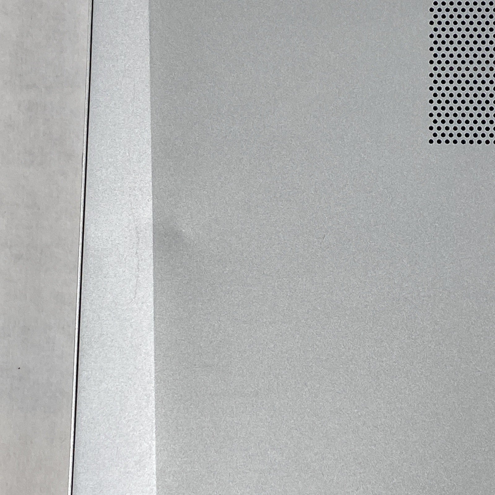 HP EliteBook 655 G9 AMD Ryzen 5 Pro 5675U 2.30GHz 8GB RAM 15.6" No HDD No OS