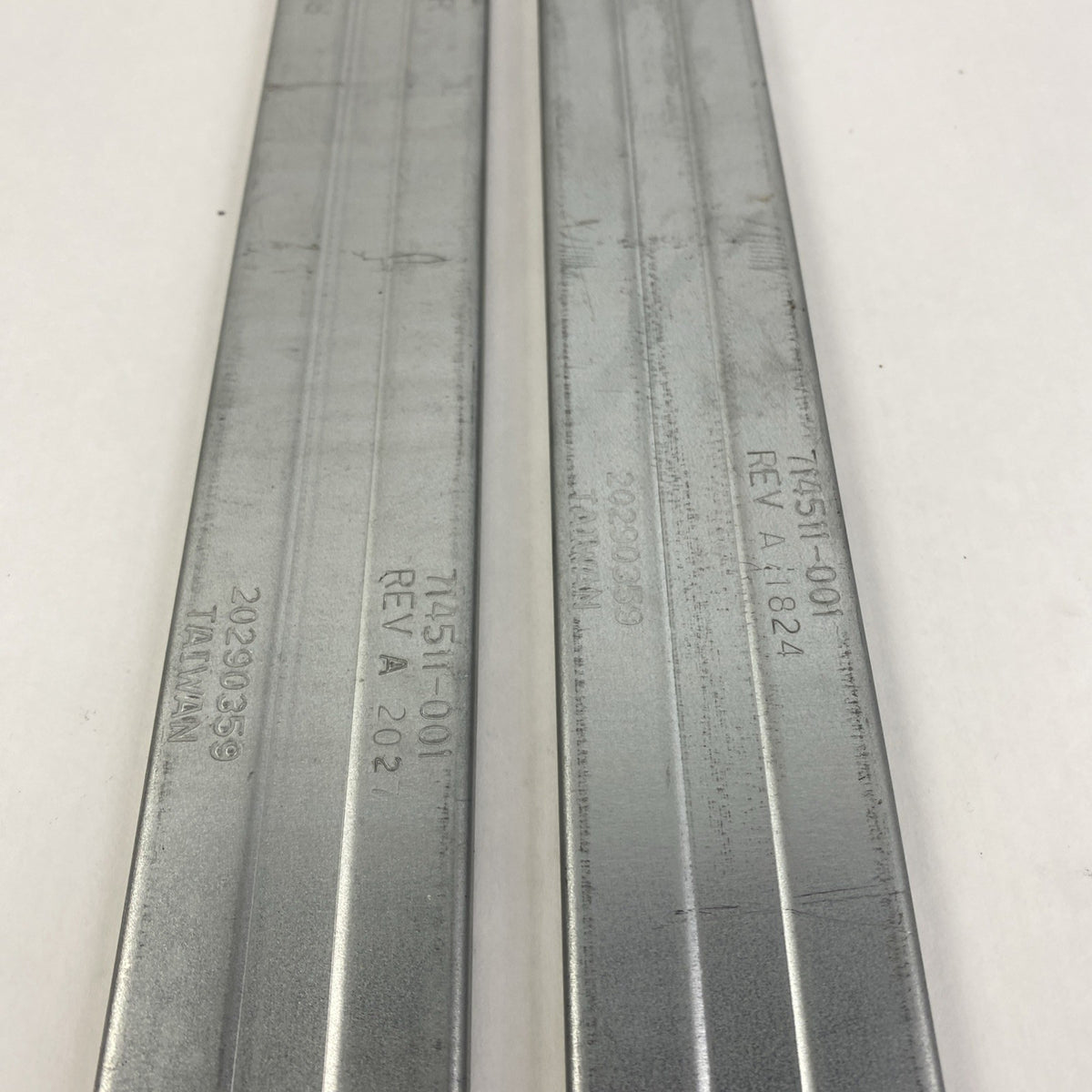 Sliding Rails 28437-001 w/ 714511-001 Right and Left Server Rails No Hardware5