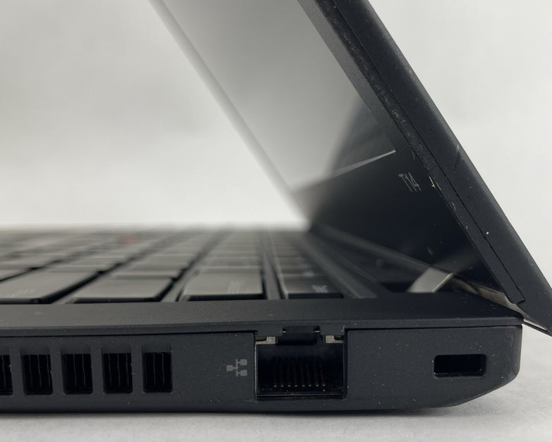 Lenovo ThinkPad T14 14" AMD Ryzen 5 Pro 5650U 2.30 GHz 4 GB RAM No SSD/OS/AC