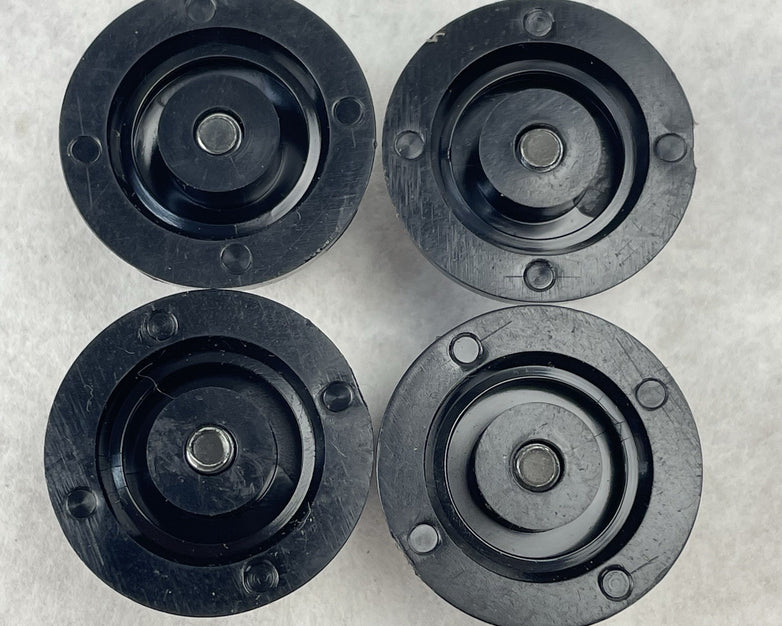 Sansui 441 Feet and Screws