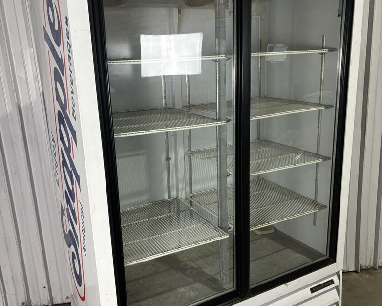 General Refrigeration RSL 40 GC 010 115V 9.5A  10 Oz Charge Powers Snapple