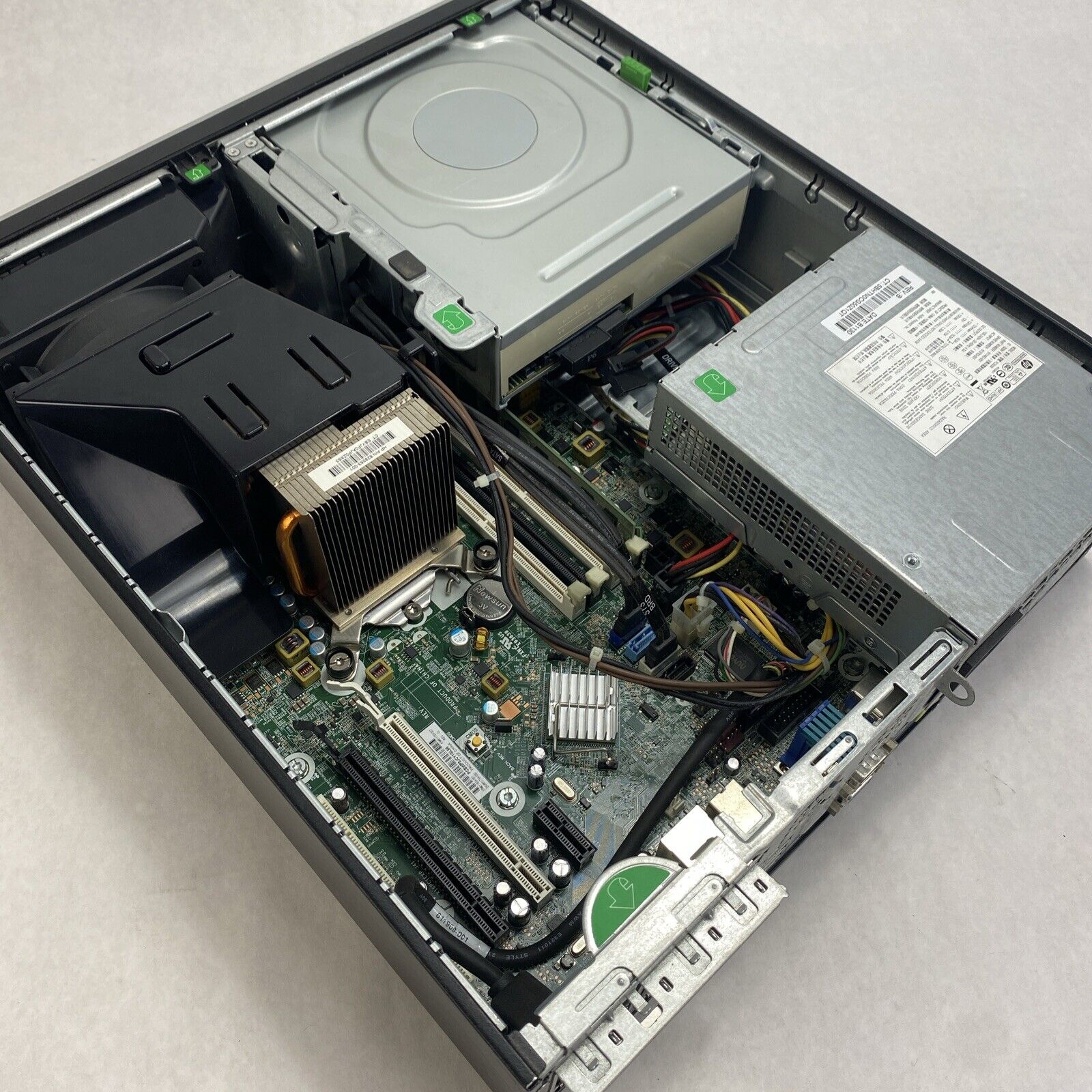 HP Compaq 8200 Elite SFF Intel Core i5-2500 3.3GHz 4GB RAM No HDD No OS