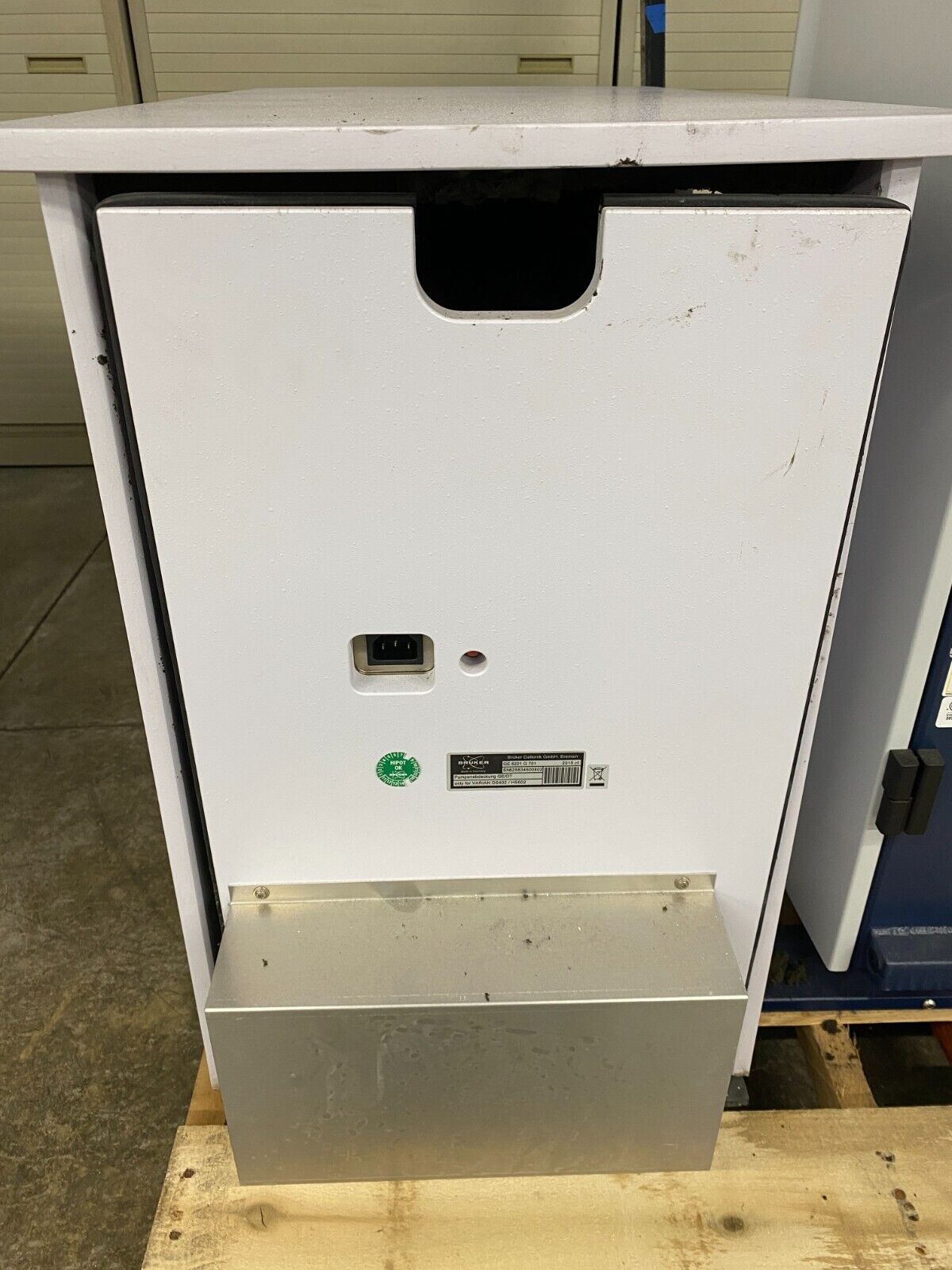 Bruker Microflex LT/SH Mass Spectrometer w/ GE 8221 Pump GE/OT