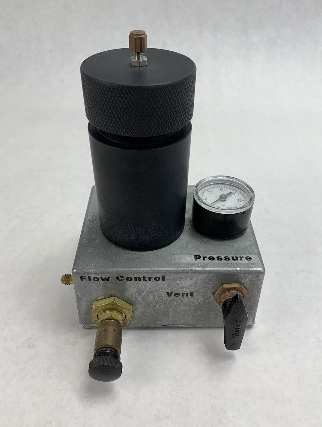 Pressure Compensated Flow Control Valve Vent With Container Vial