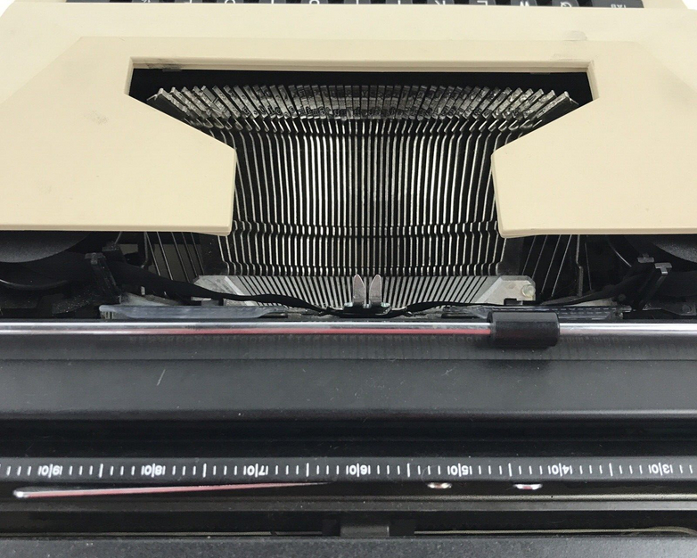 Sears Roebuck & Co Electric Typewriter Model 161 53772 Commuter