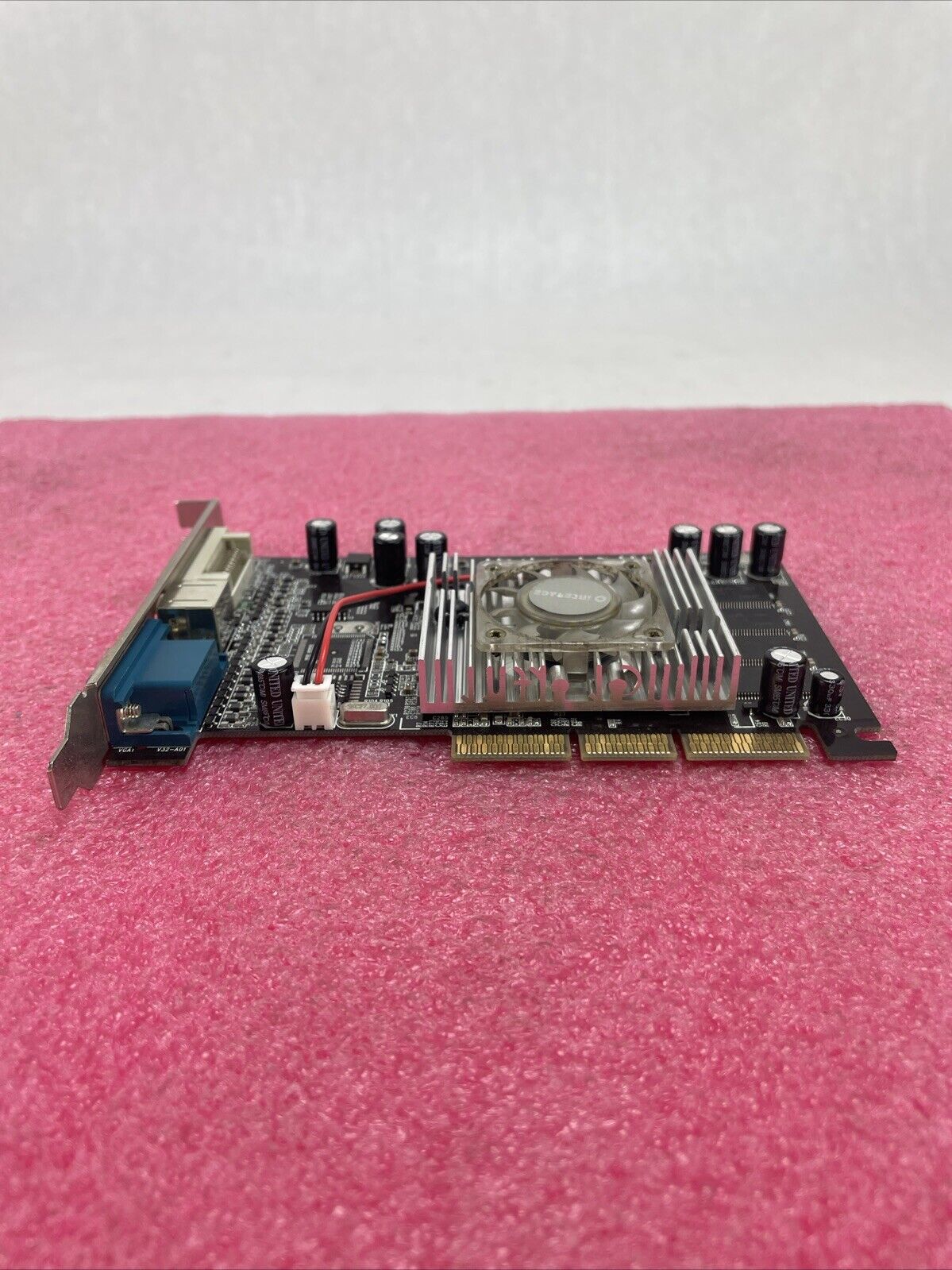 Interage INT-V34-128TD Nvidia GF FX5200 8X 128MB DDR DVI/TV