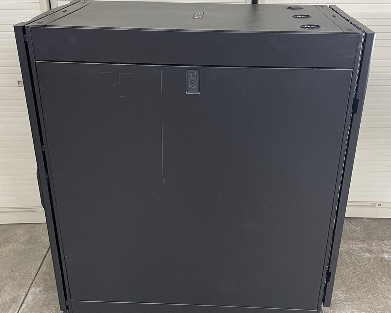 APC AR3104 Server Rack Enclosure w/ Keys