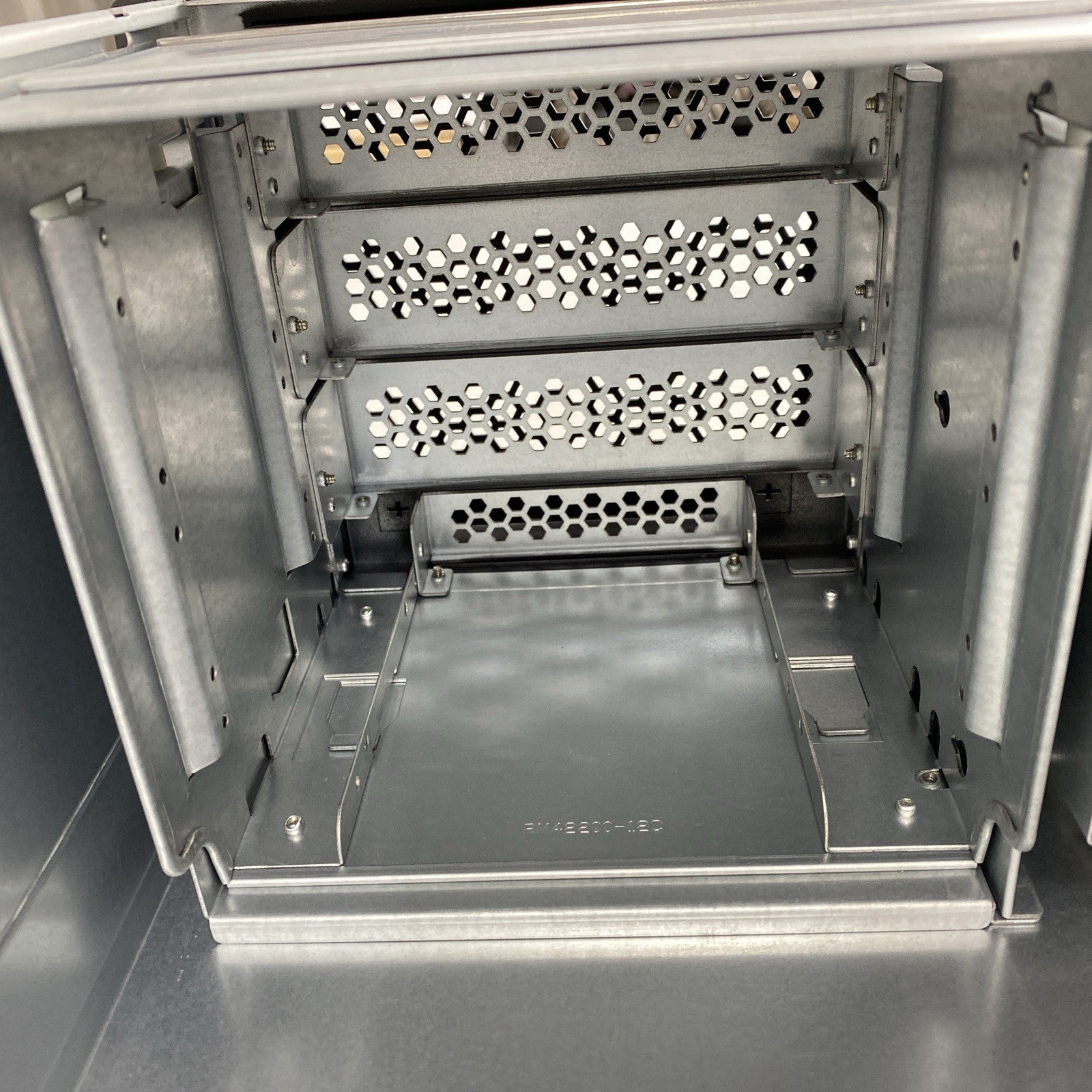 RM42200 4U Advanced Industrial Server Chassis