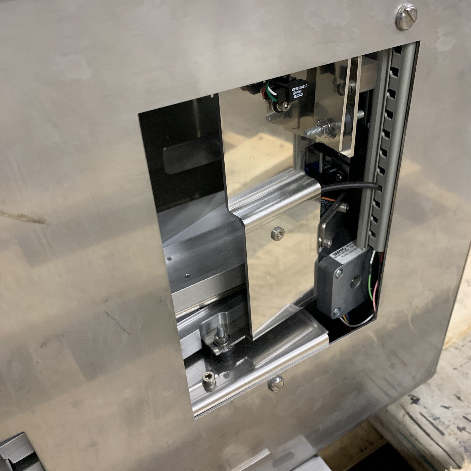 Leica CV5030 Automated Coverslipper and TS5010 AutoStainer Plugged Hose Parts