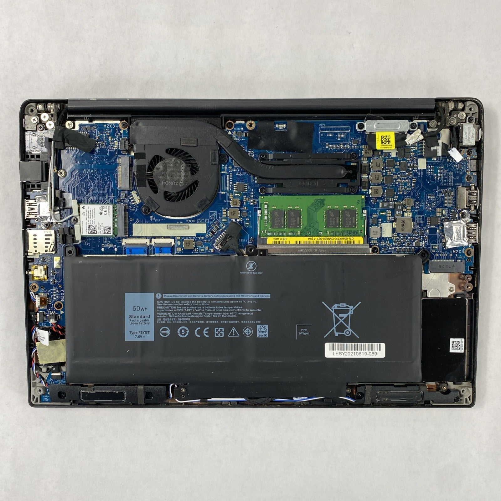 Dell Latitude 7390 2 in 1 i5-8350U 1.70 GHz 8 GB RAM 13.3" No HDD No OS