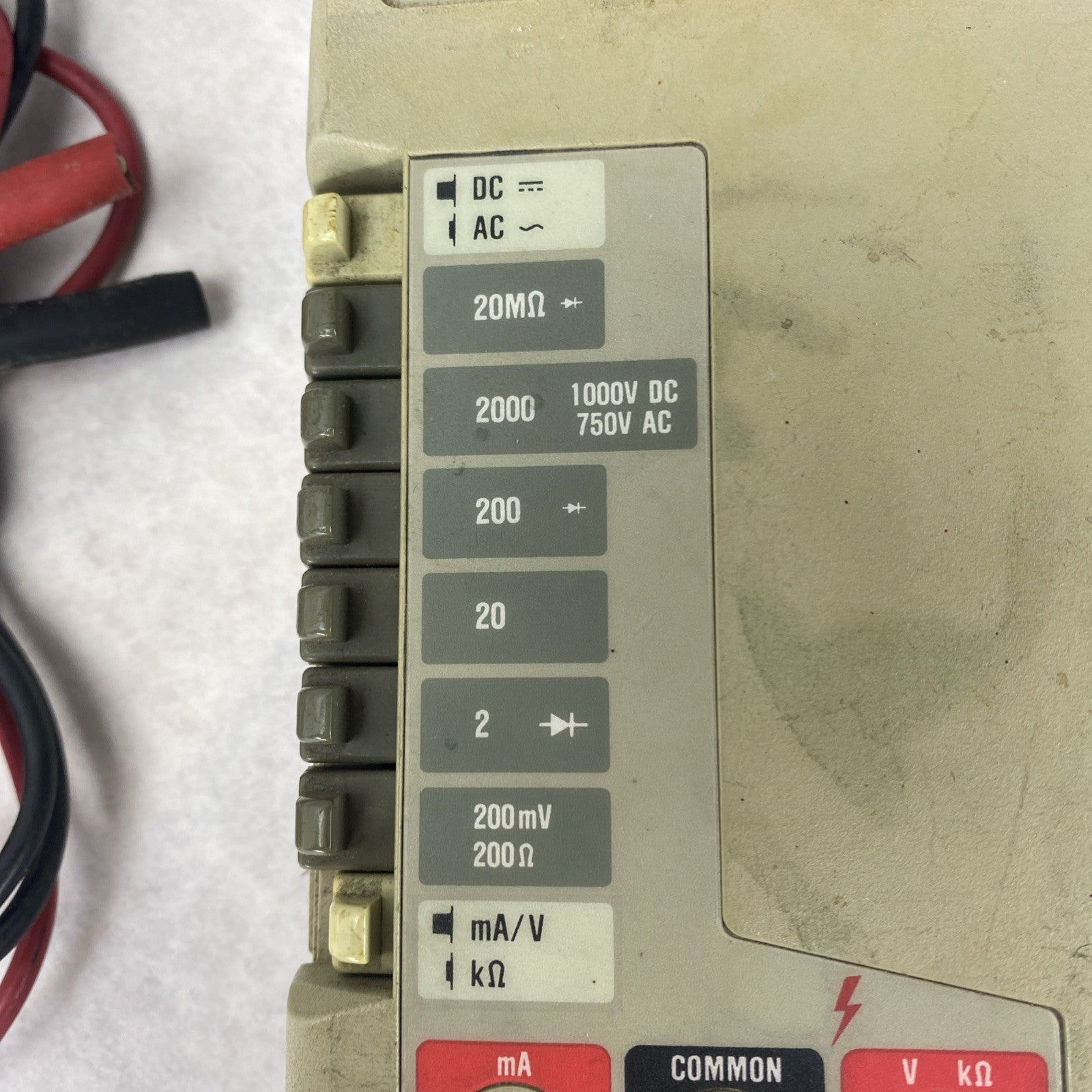 Fluke 8022A Multimeter Untested No Batteries 5