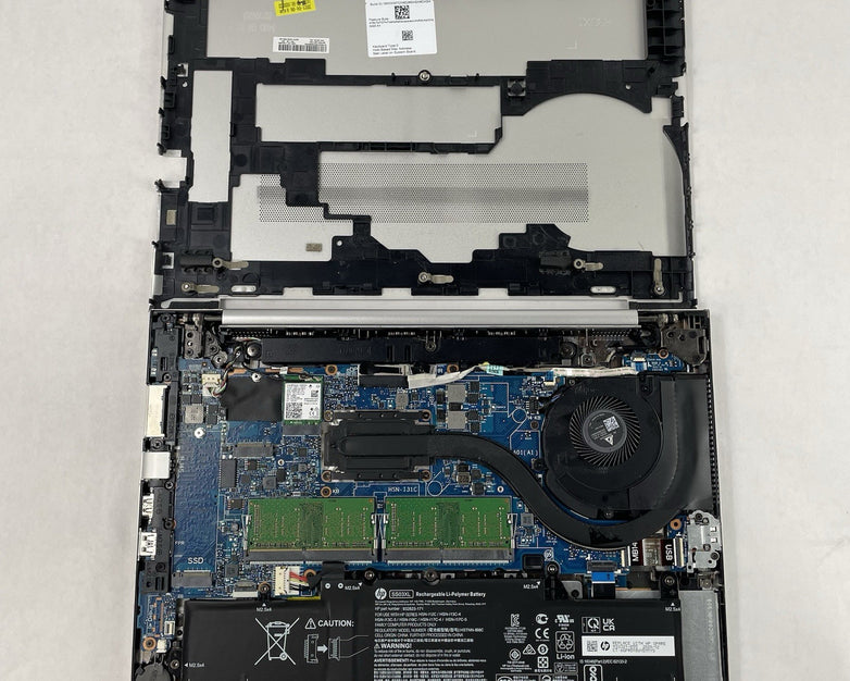 HP mt45 14" Ryzen 3 Pro 3300U 2.10 GHz 8 GB RAM No SSD/OS/AC - Tilted Key