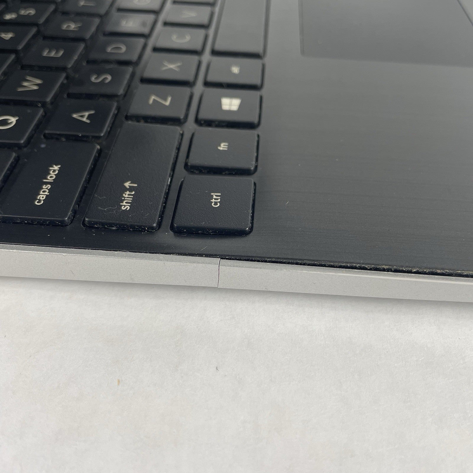 HP 15-dy1051WM 15.6" i5-1035G1 1.00 GHz 8 GB RAM No SSD/OS/AC - Bad Bottom6
