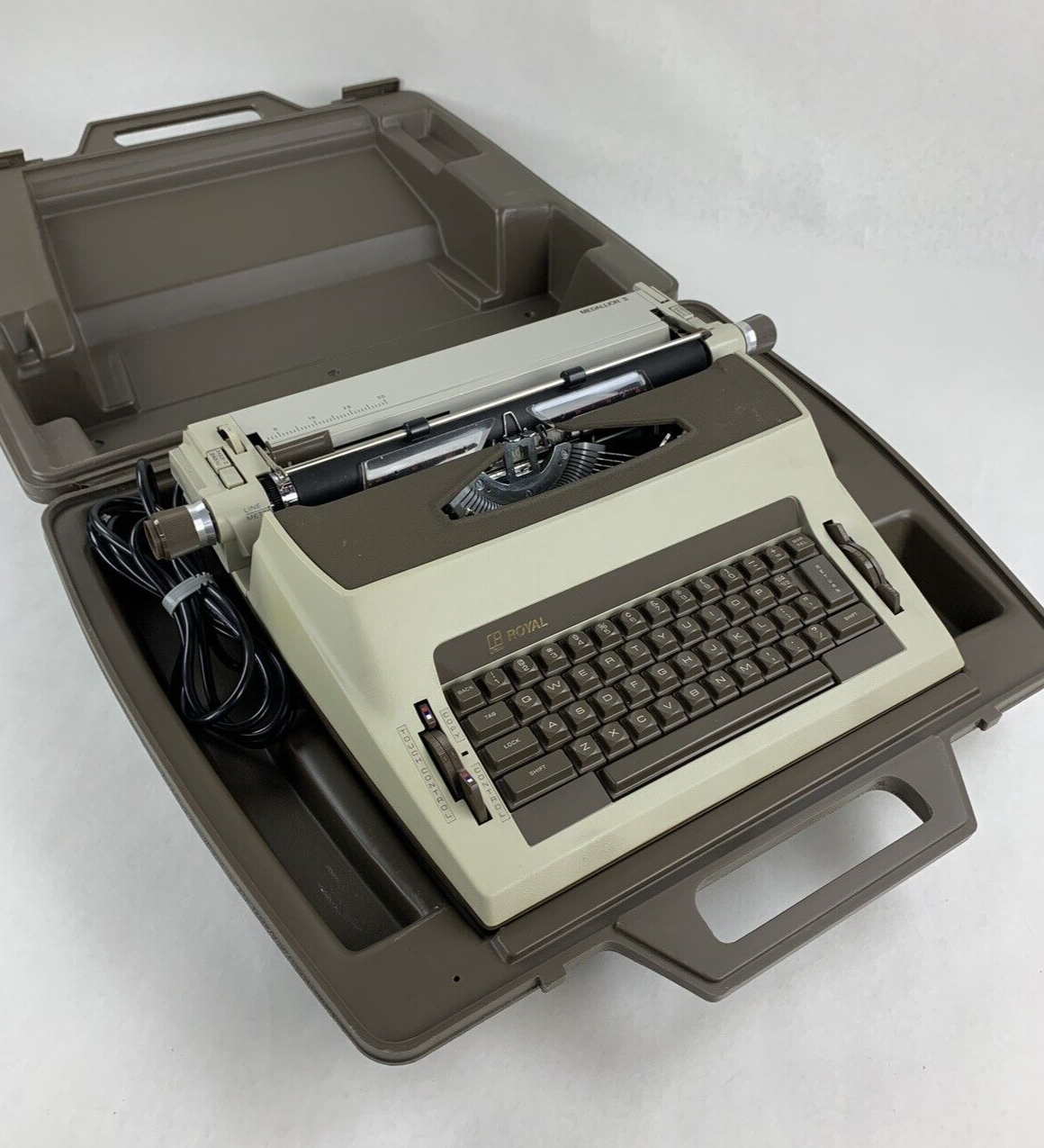 Royal Medallion II Portable Electricl Typewriter Power Tested w/ Case Vintage