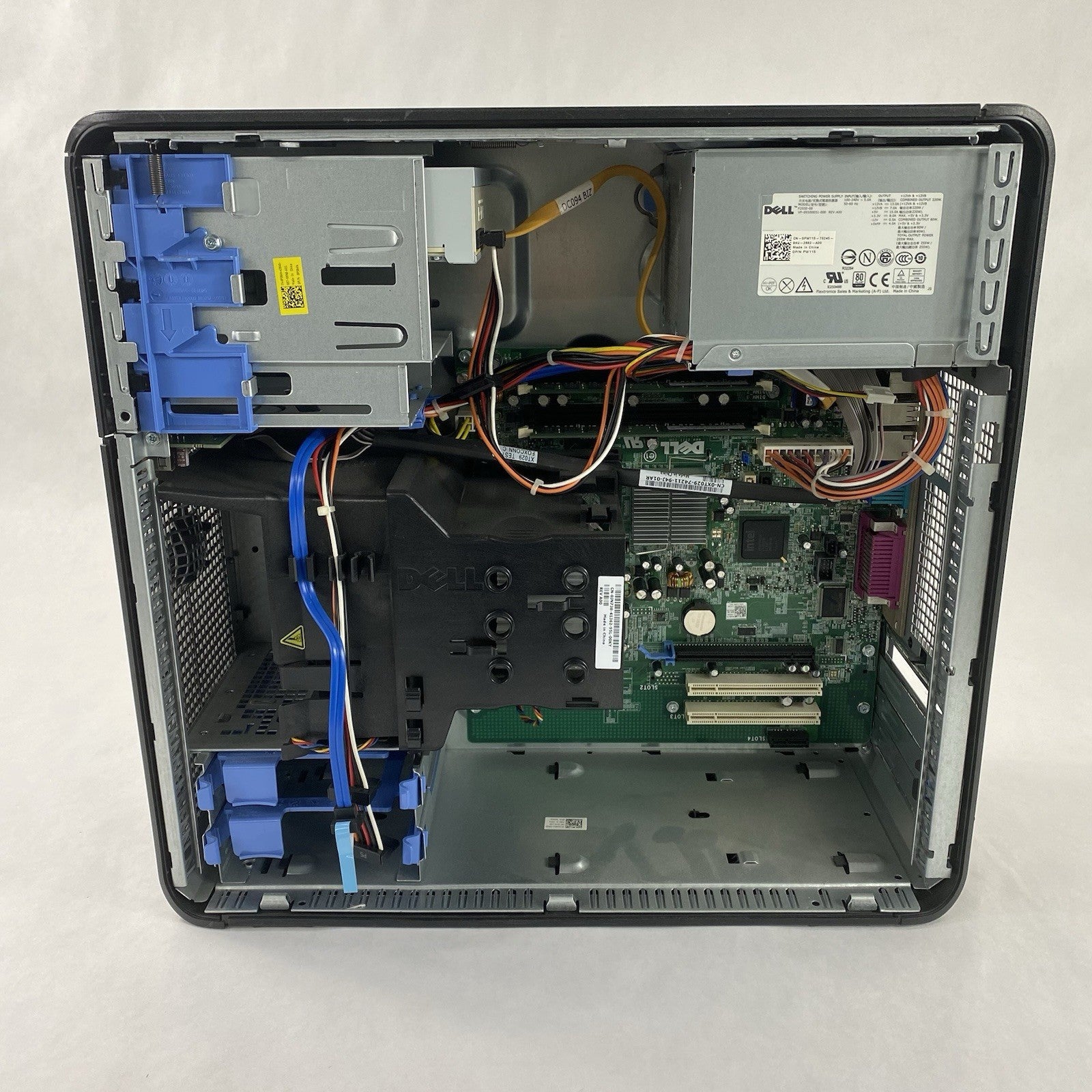 Dell OptiPlex 760 MT Pentium Dual-Core E5200 2.5GHz 4GB RAM No HDD No OS