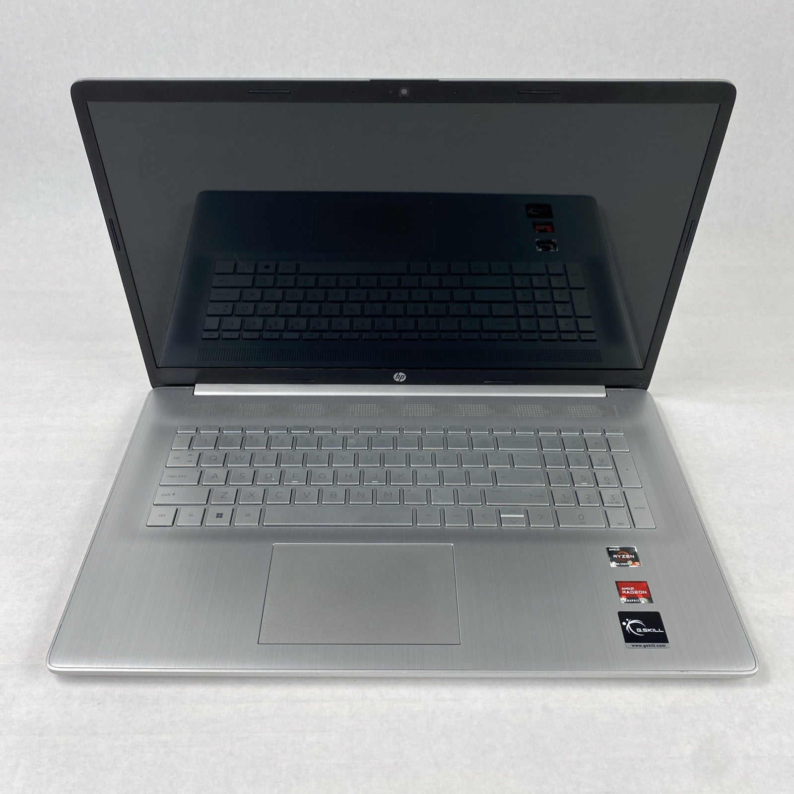 HP Laptop 17-cp1035cl AMD Ryzen 5 5625U 2.30 GHz 16 GB 17.3" No HDD No OS
