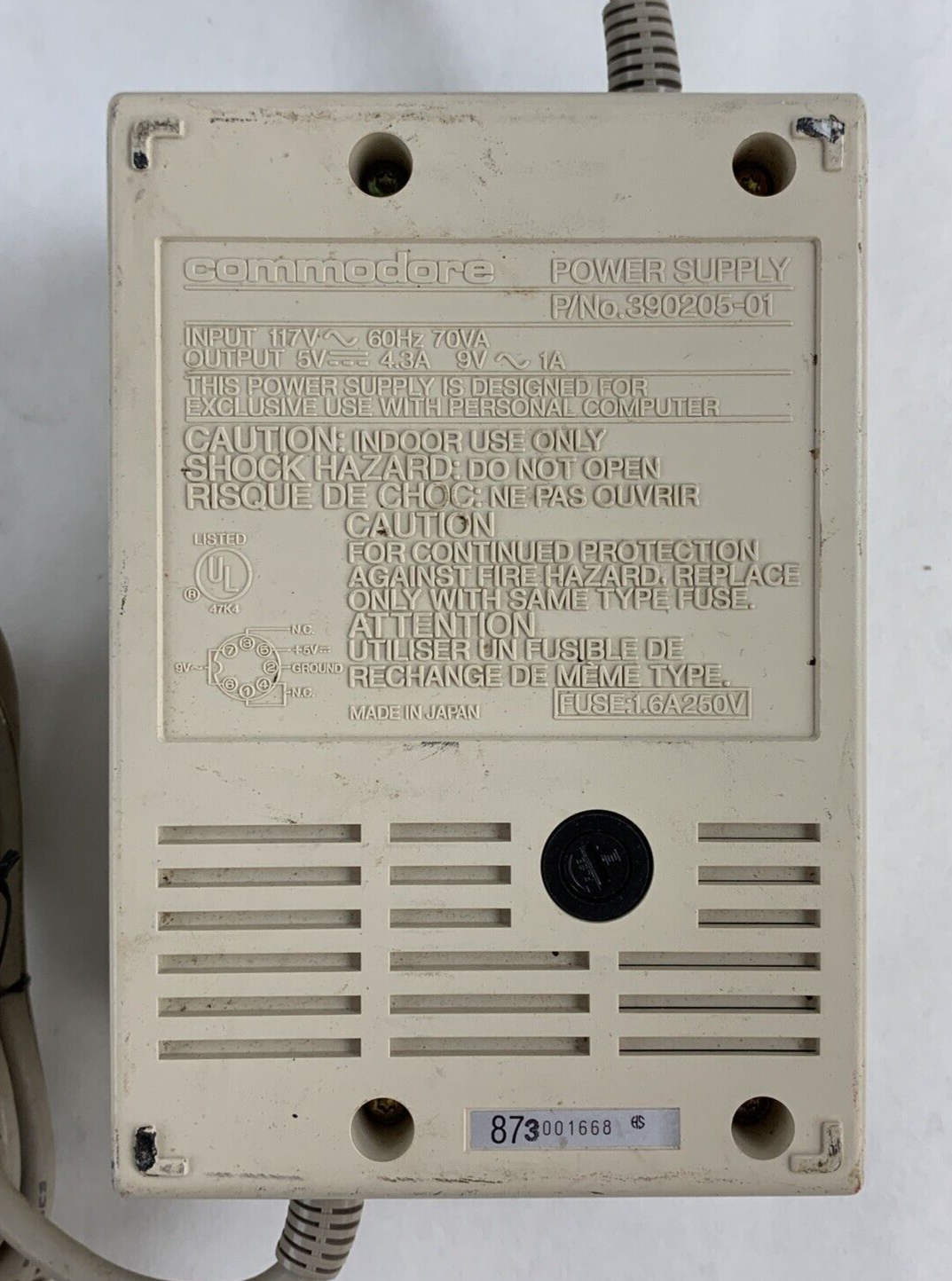 Commodore 64 64C Computer System Boots w/PSU, NKP Deluxe Keypad, and Manuals