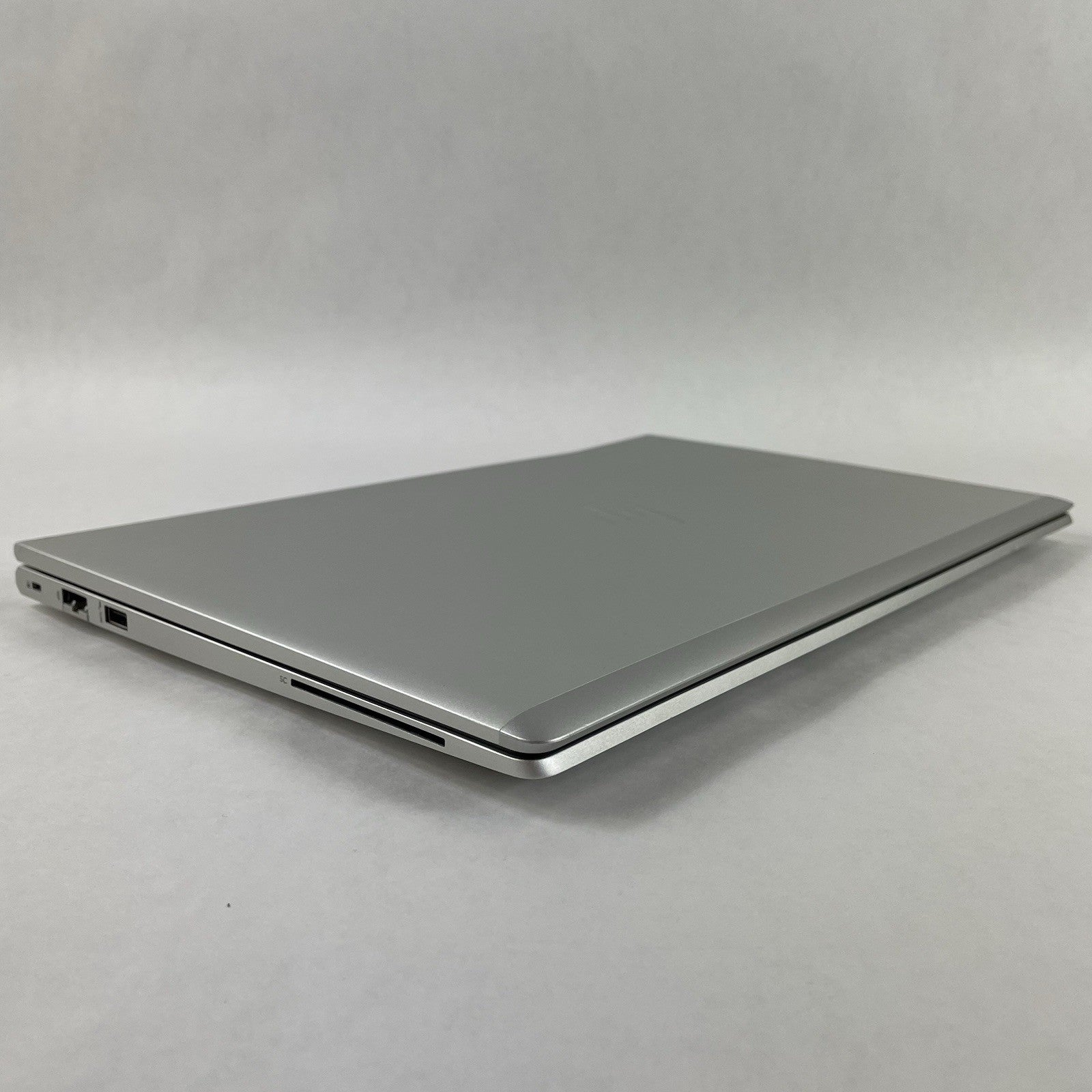 HP EliteBook 655 G10 15.6" AMD Ryzen 7 Pro 7730U 2GHz 8GB RAM No SSD/OS/AC- READ10
