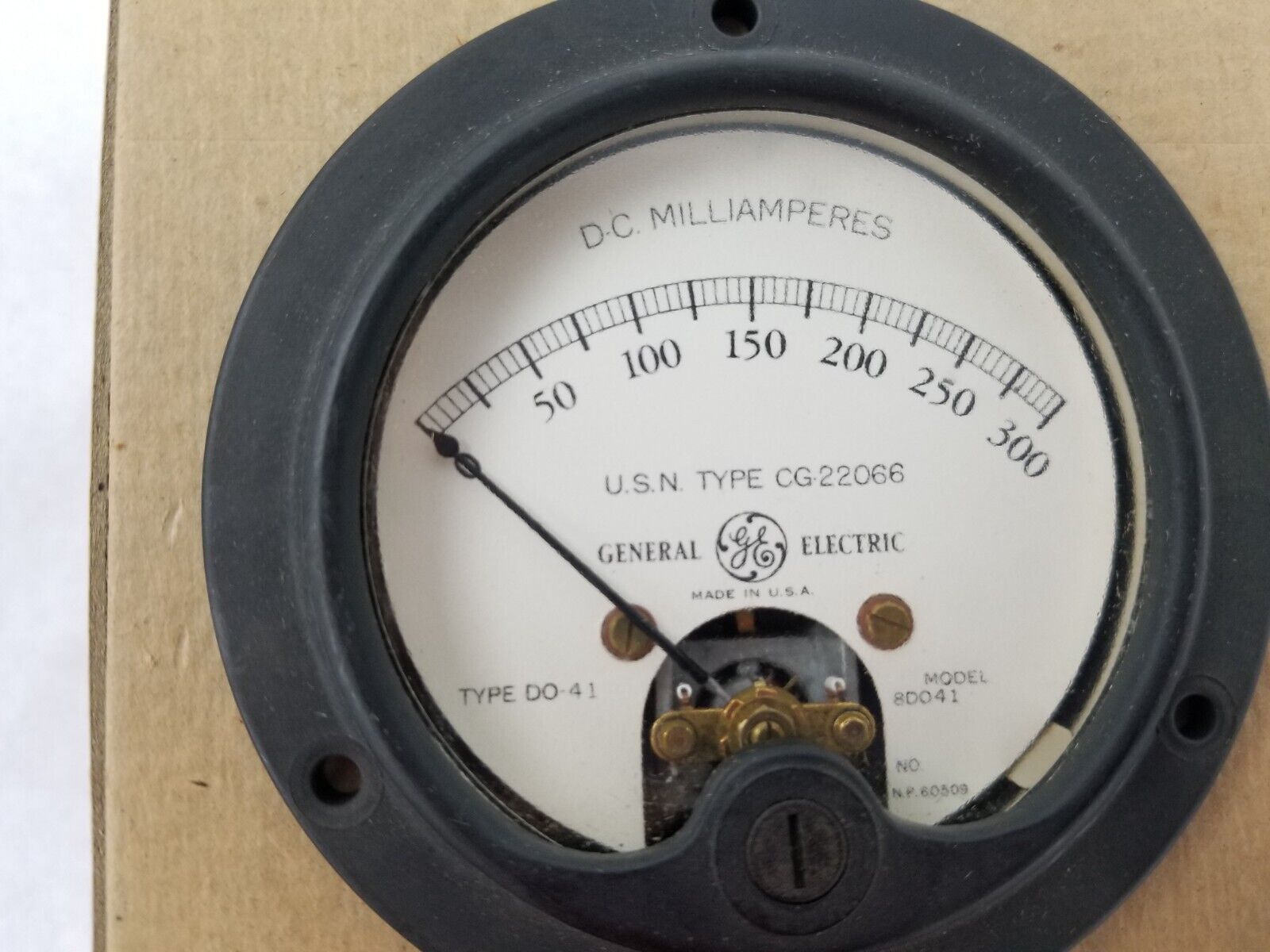 GE U.S.N Type CG-22066 DC Milliamperes 8D041