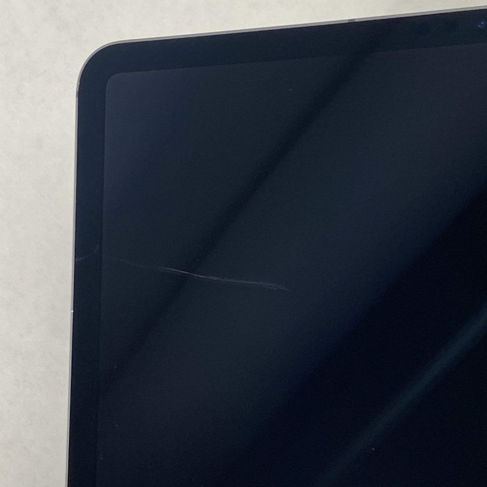 Apple iPad Pro 3rd Gen 12.9" A2014 64 GB Space Gray IOS 26.1