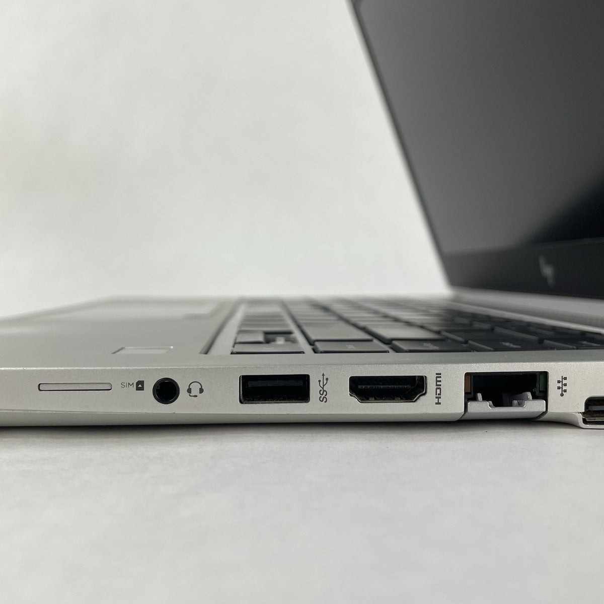 HP mt45 14" Ryzen 3 Pro 3300U 2.10 GHz 4 GB RAM No SSD/OS/AC - Key9