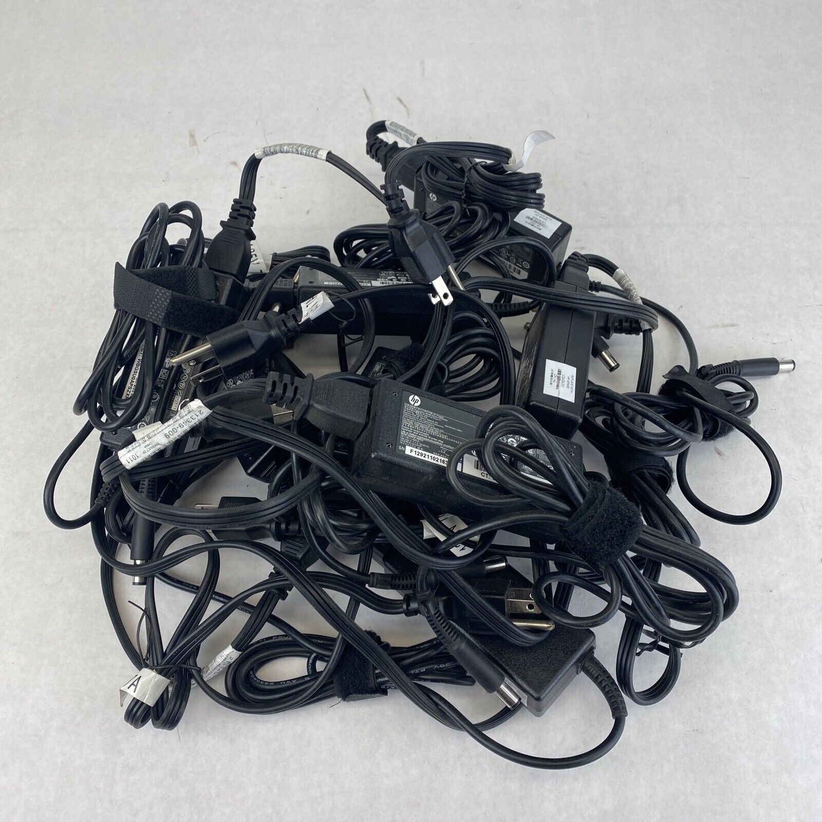 HP 608425-002 Laptop Charger AC Power Adapter 18.5V 3.5A 65W (Lot of 4)